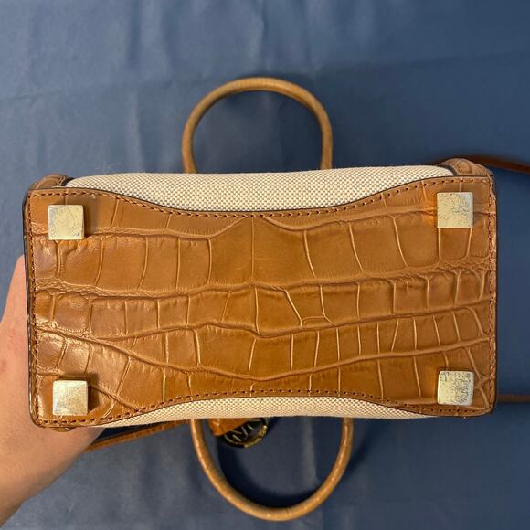 Michael Kors Colette Medium Messenger Sachet Bag Pre-owned‎ with Dust Bag - Picture 10 of 14